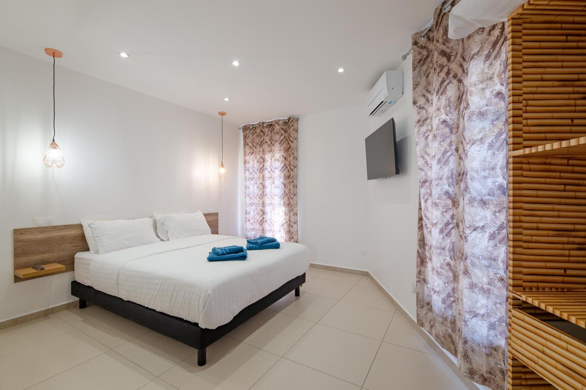 Free Sun Appart Frejus Exterior photo